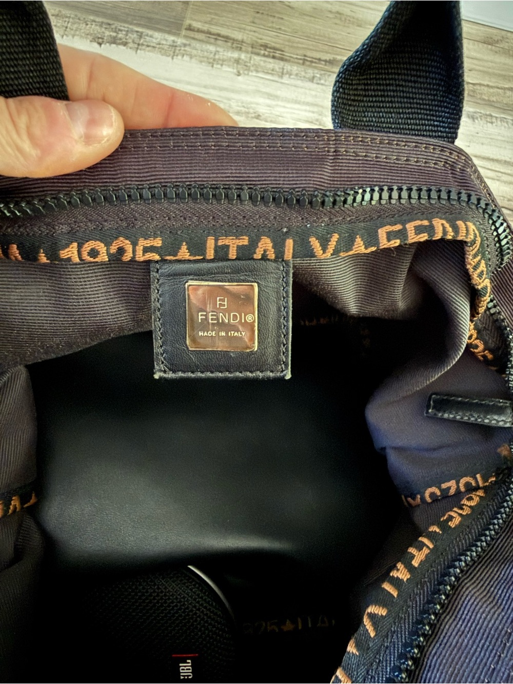 FENDI Handbag - Picture 3 of 8